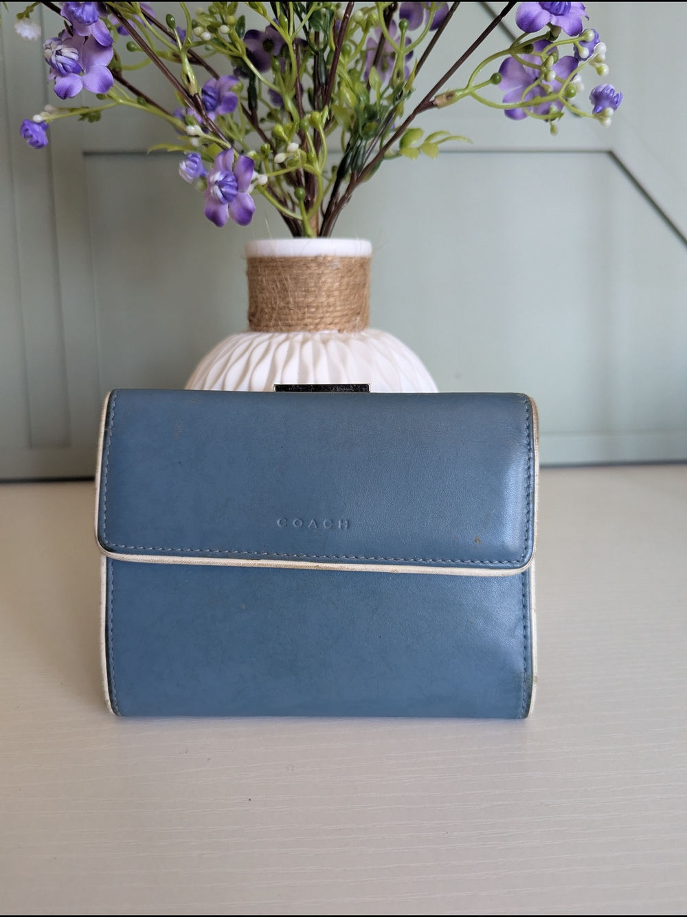 vintage Coach wallet, likely fromt early 2000s - Picture 2 of 12